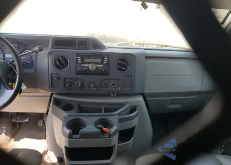 2010 Ford Econoline E250 Van z USA, uszkodzony, nr VIN 1FTNE2EW9ADA19110